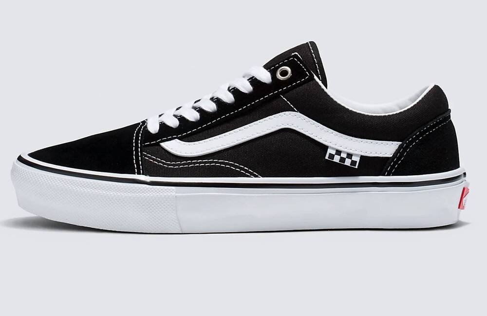NEW VANS men's skate old skool sneaker in black/white